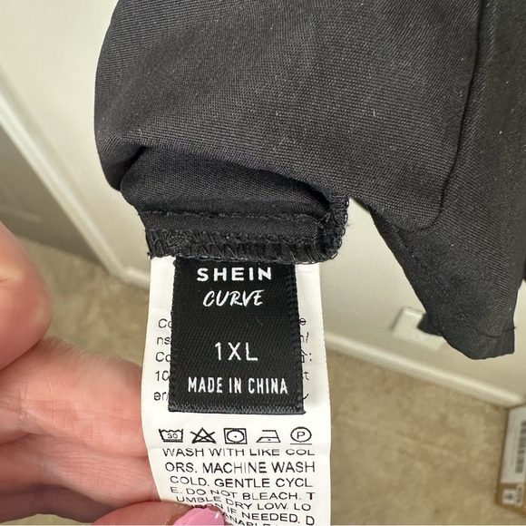 Classic Black Dress w Puff Sleeve Cut-out back Tie,‎ Ruffle Hem Plus Size 1X - Picture 7 of 7